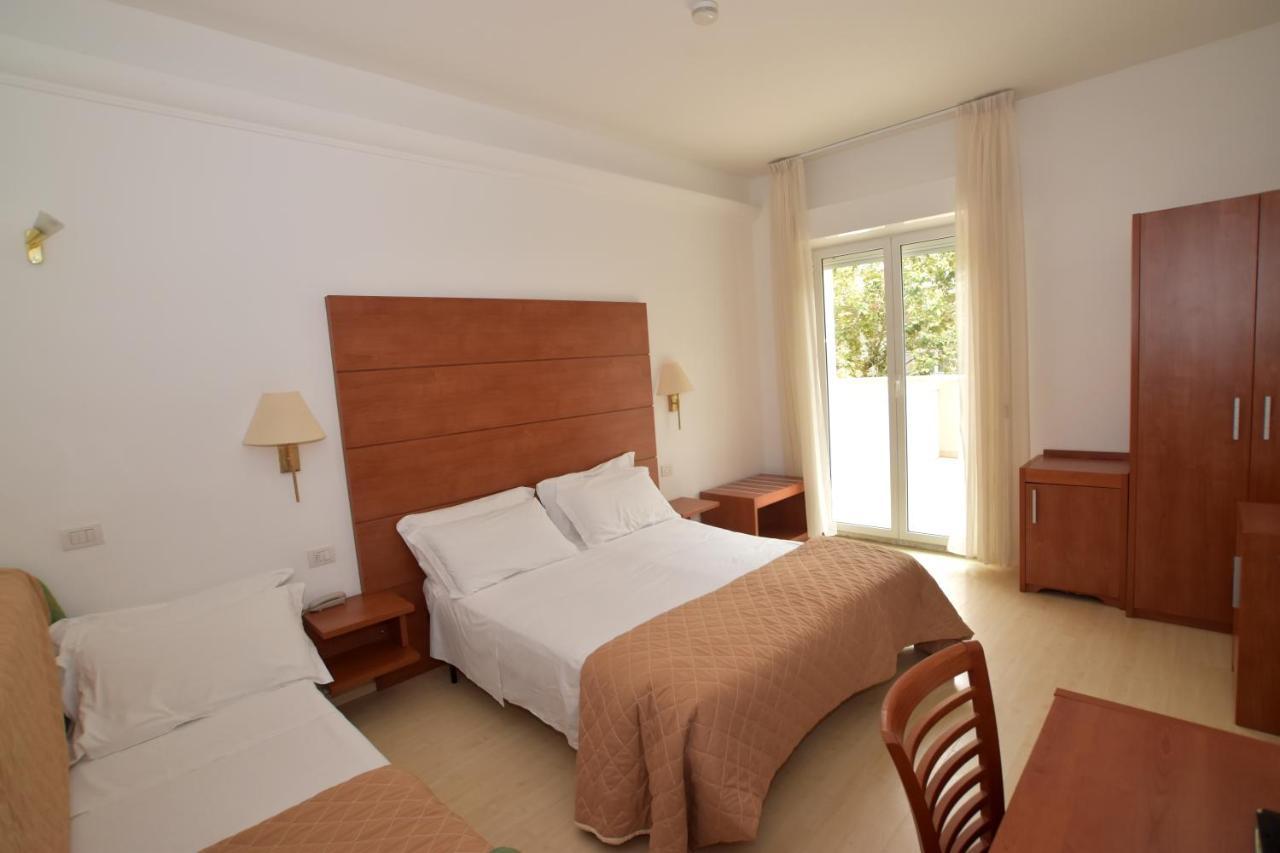 Hotel Villa del Parco Rimini Esterno foto