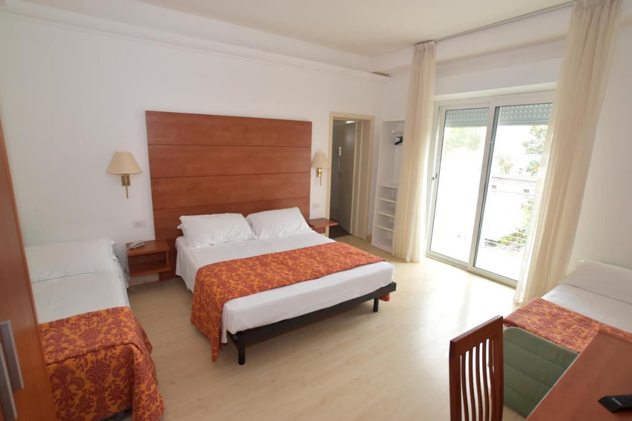 Hotel Villa del Parco Rimini Esterno foto