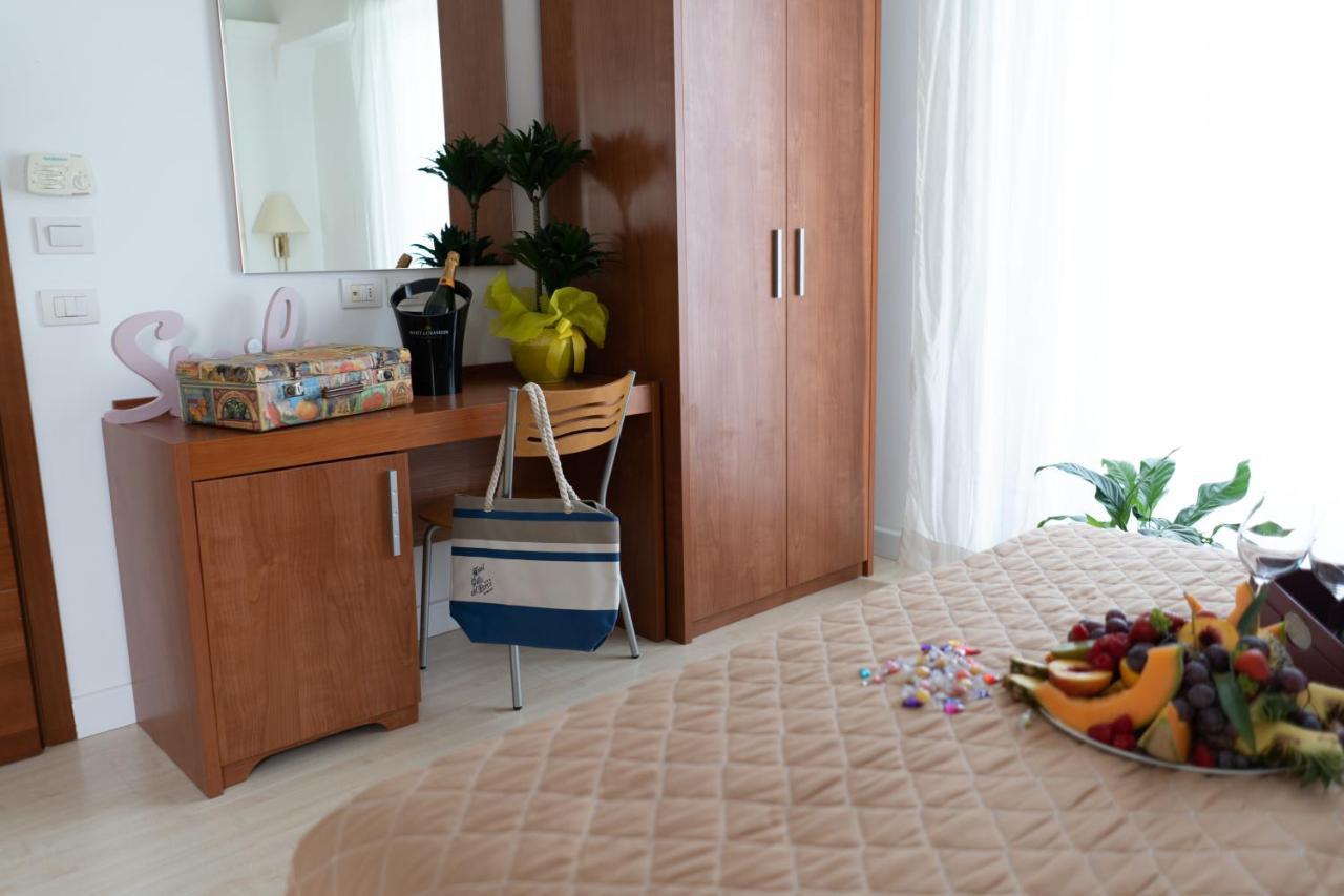 Hotel Villa del Parco Rimini Esterno foto