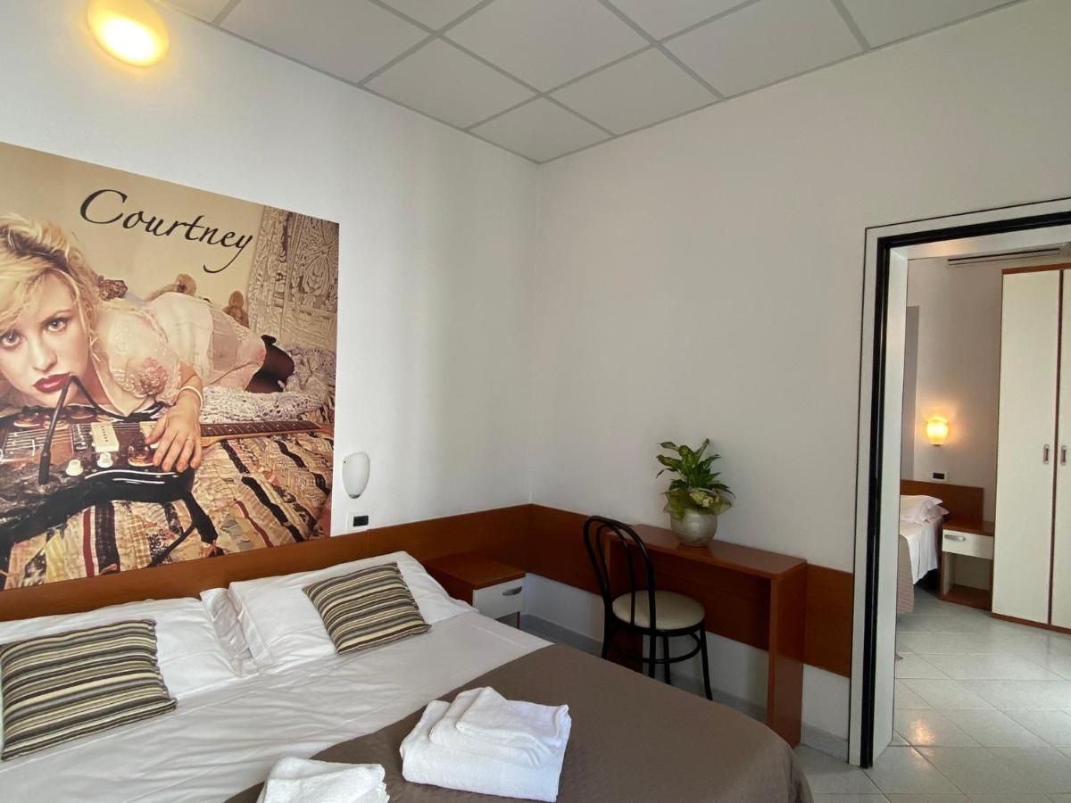 Hotel Villa del Parco Rimini Esterno foto