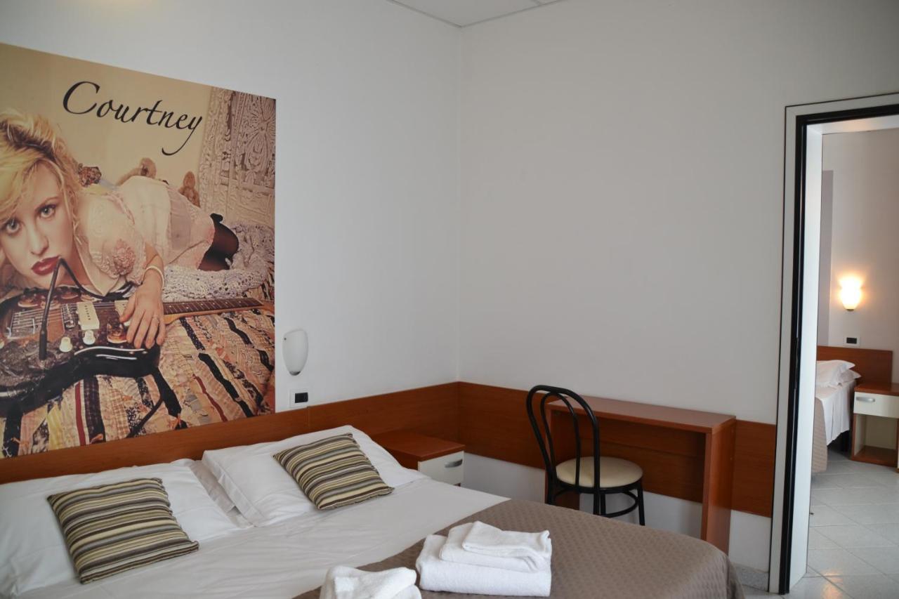 Hotel Villa del Parco Rimini Esterno foto