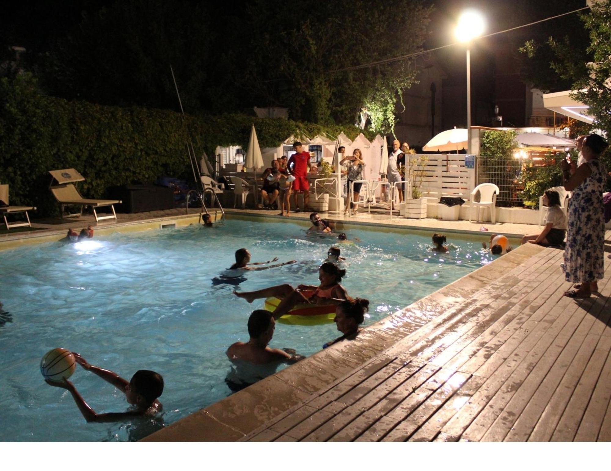 Hotel Villa del Parco Rimini Esterno foto
